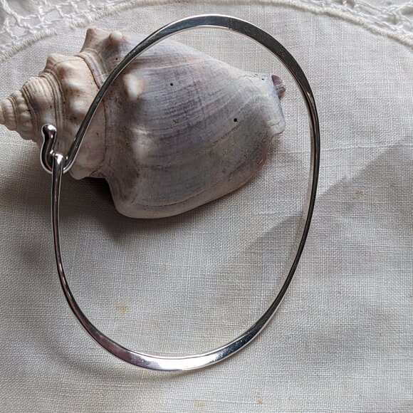 JAMES AVERY STERLING SILVER 925 HAMMERED HOOK ON BRACELET - Large - Picture 2 of 5